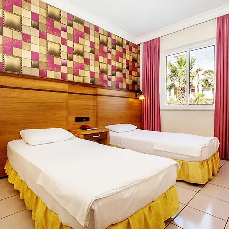 Club Sunsmile Apartahotel 3*