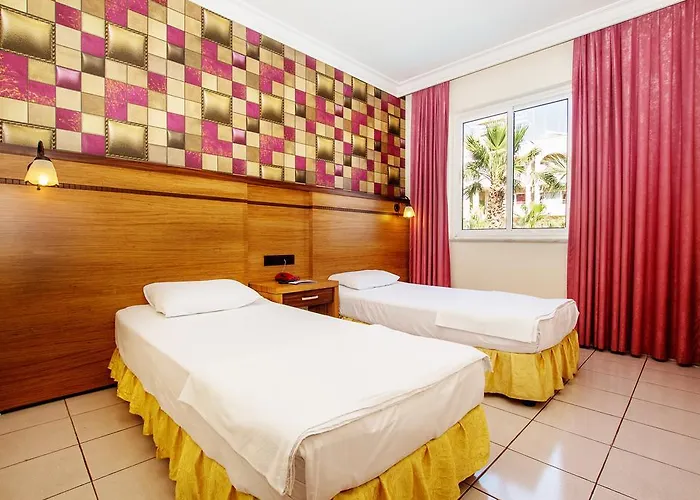 Club Sunsmile Apartahotel 3*