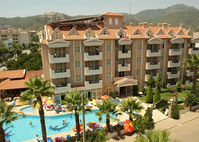 Club Sunsmile Aparthotel 3*