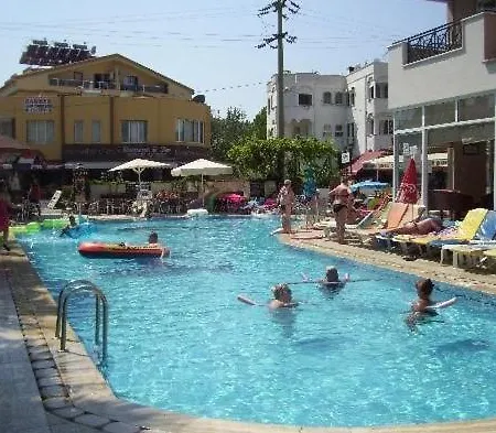 Club Sunsmile Μαρμαρίς